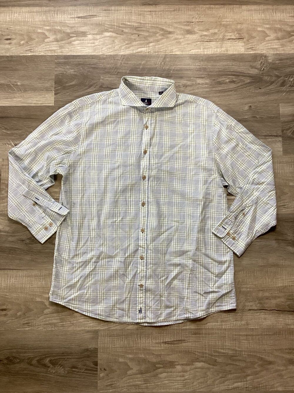 Johnnie O Large Button Down